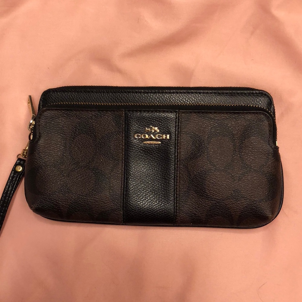 Coach wristlet, great condition!